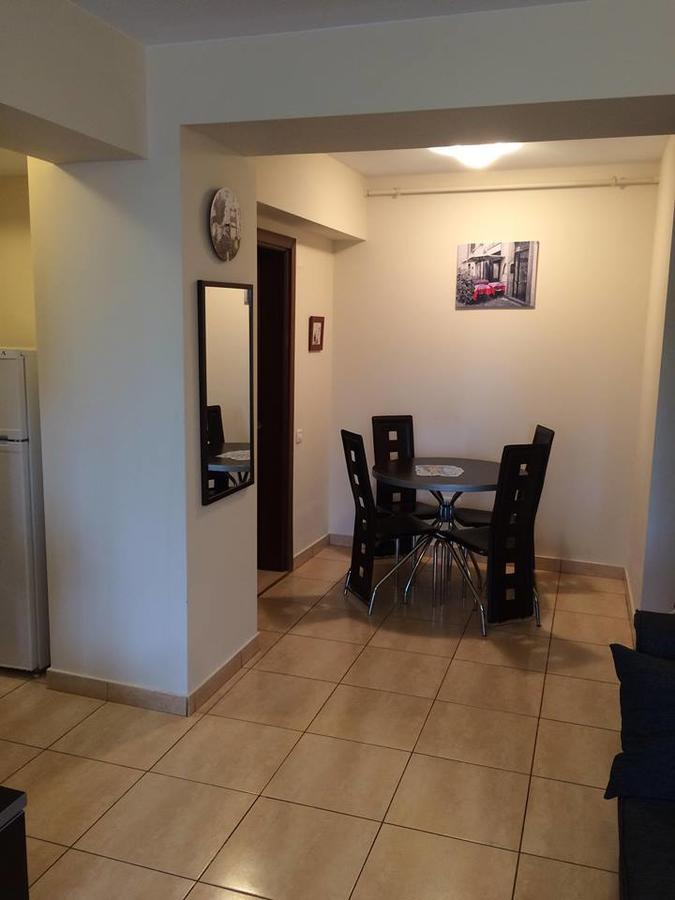 Nick Apartments Mamaia Bagian luar foto