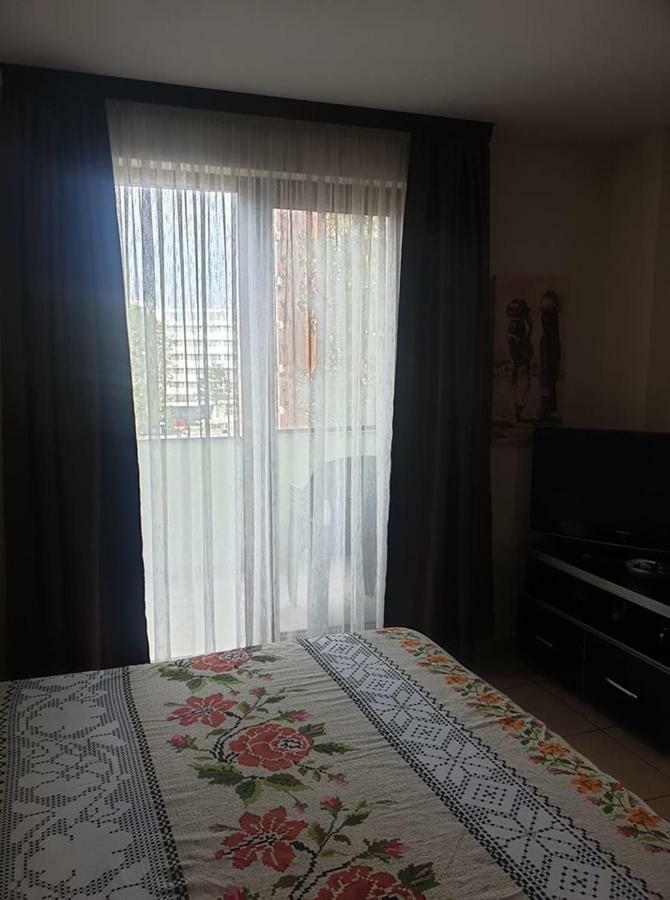 Nick Apartments Mamaia Bagian luar foto