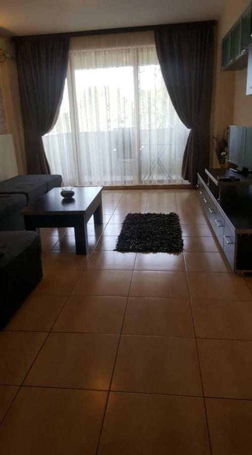 Nick Apartments Mamaia Bagian luar foto