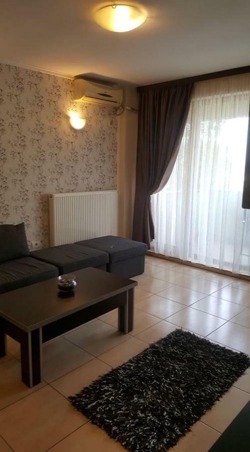 Nick Apartments Mamaia Bagian luar foto